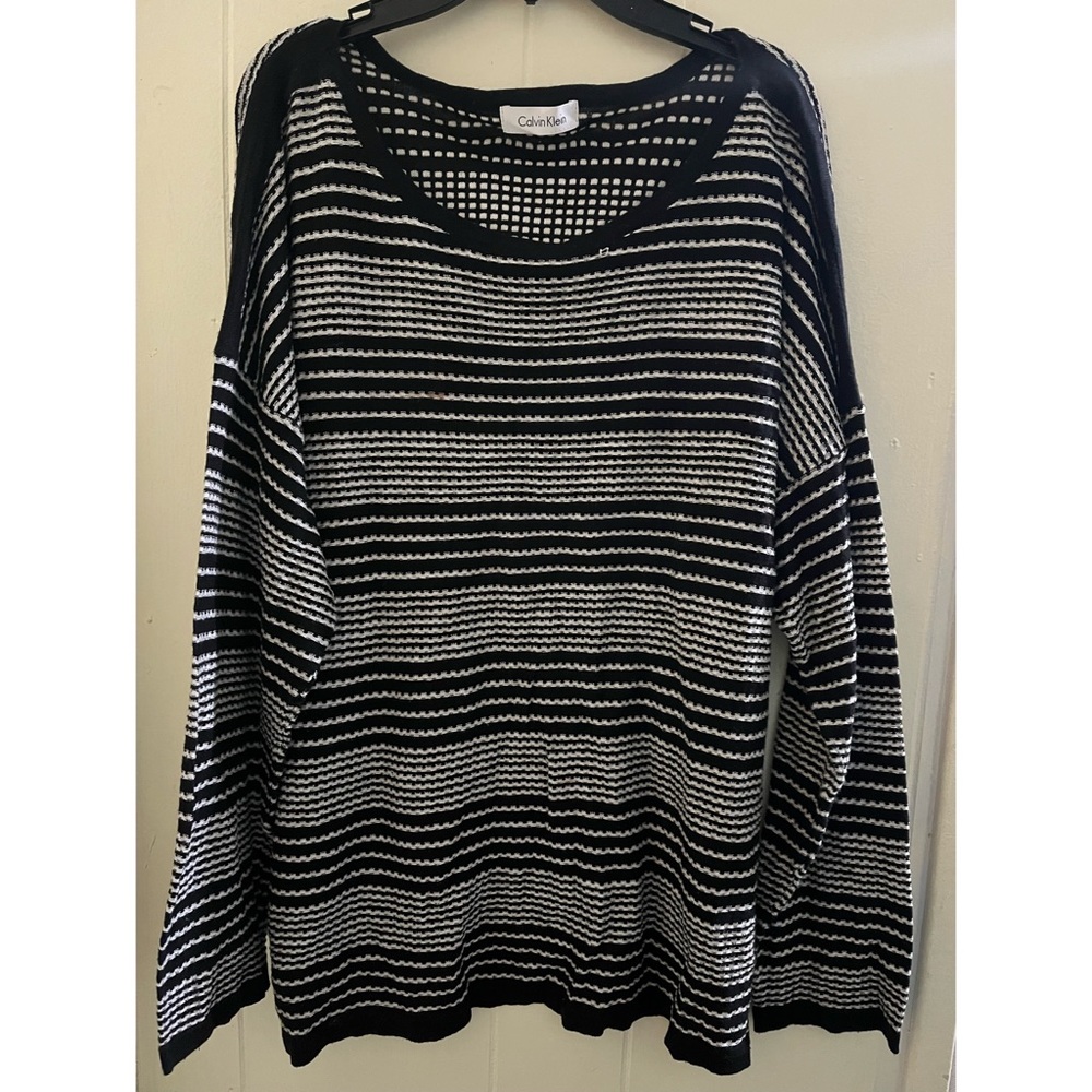Calvin Klein long sleeve knit sweater
